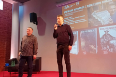 39f42b6f-956b-45c8-882c-254c2a3bc5e2